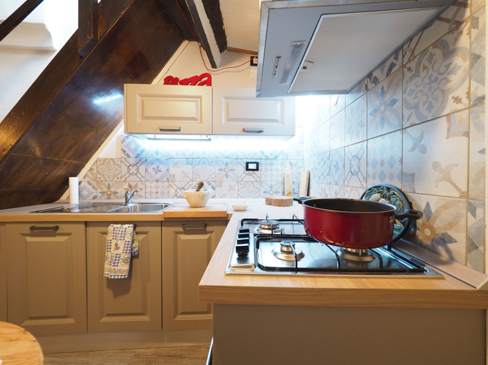 Private kitchenette 5, Caratteristica Dimora Della Galera, Genova
