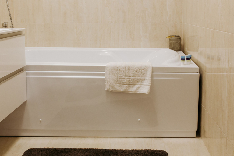 Bathroom 3, Kings Apartments, Cluj-napoca