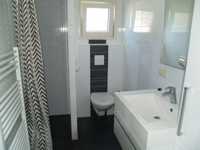 Bathroom 4, EuroParcs Resort de Biesbosch, Dordrecht