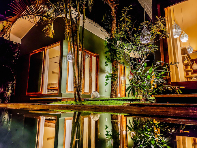 Exterior & Views 5