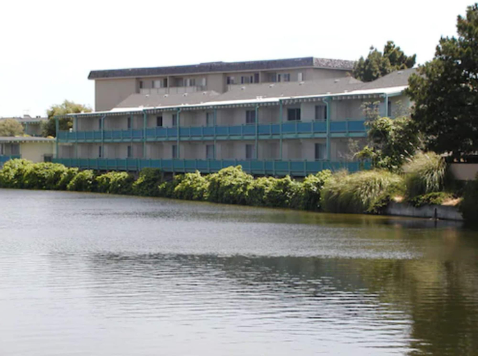 Exterior & Views 1, Coral Reef Inn & Suites, Alameda