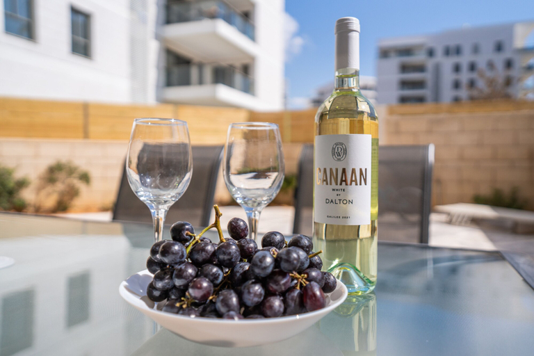 Food & Drinks 5, Splendid Achziv Garden Apartment