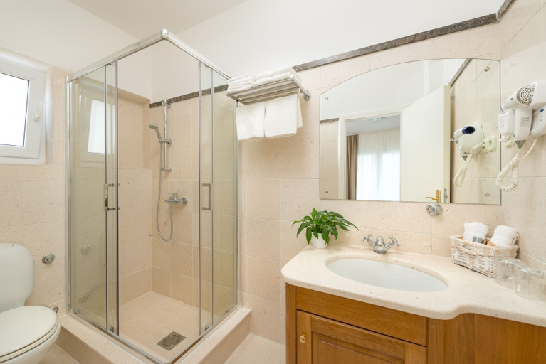 Bathroom 5, B&B Aurora, Jelsa