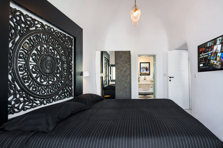 Bedroom 2, Fira 2-bed Villa, Sleeps 4, Hot Tub & Pet Friendly, South Aegean