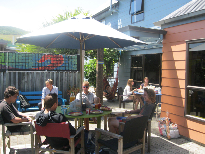 Food & Drinks 5, Tasman Bay Backpackers, Nelson