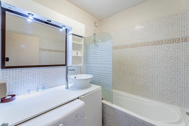 Bathroom 4, Appart & Suites-Marseille, Bouches-du-Rhône