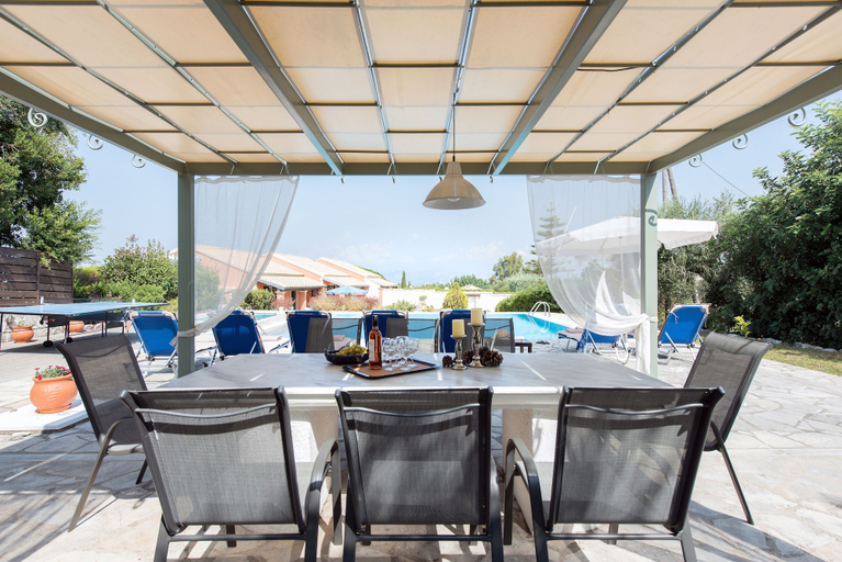 Food & Drinks, Villa Caesar, Ionian Islands