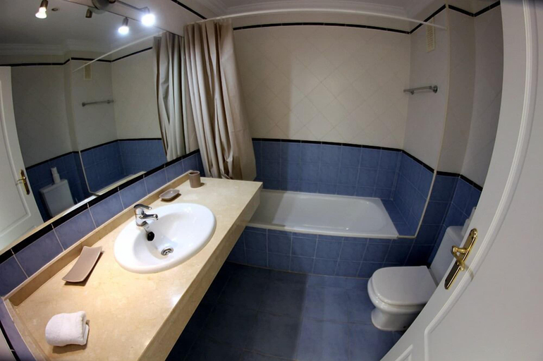 Bathroom 3, Puertosol, Málaga