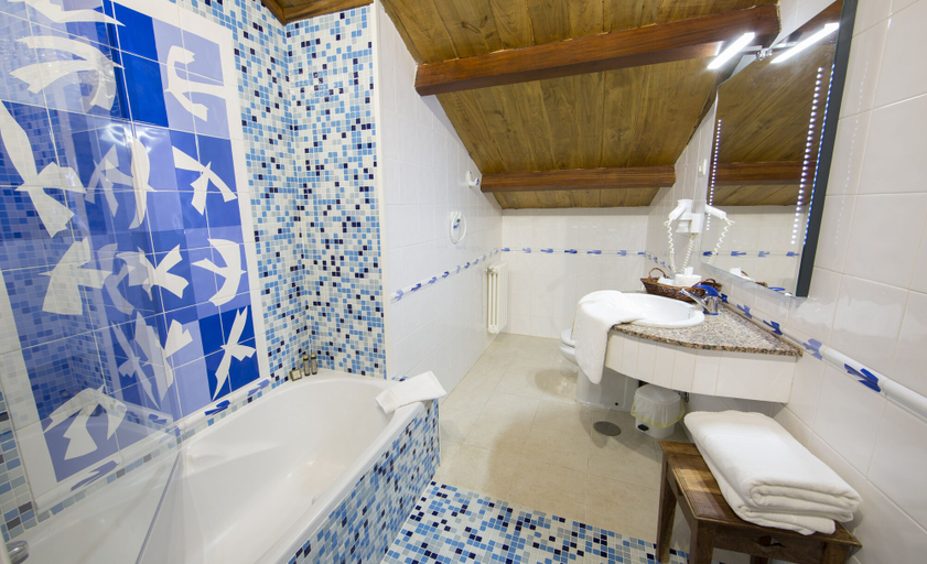 Bathroom 4, Pazo da Trave, Lugo