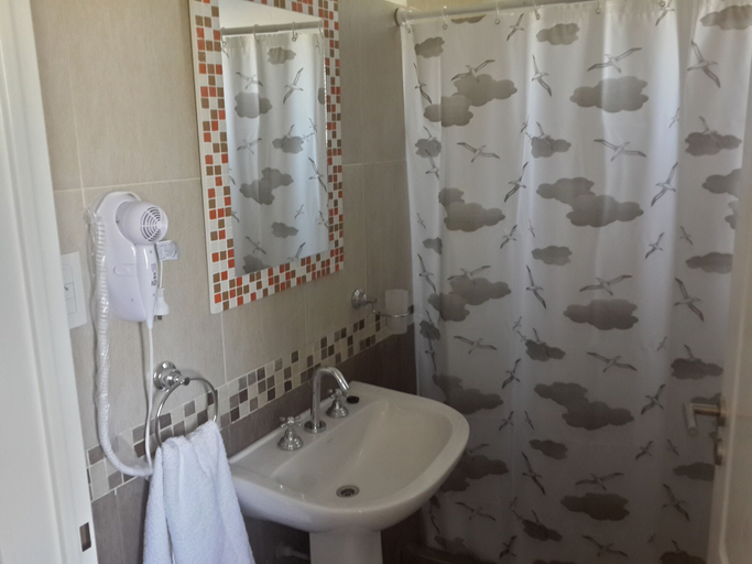 Bathroom 5, Altos de Adonai, Catriló