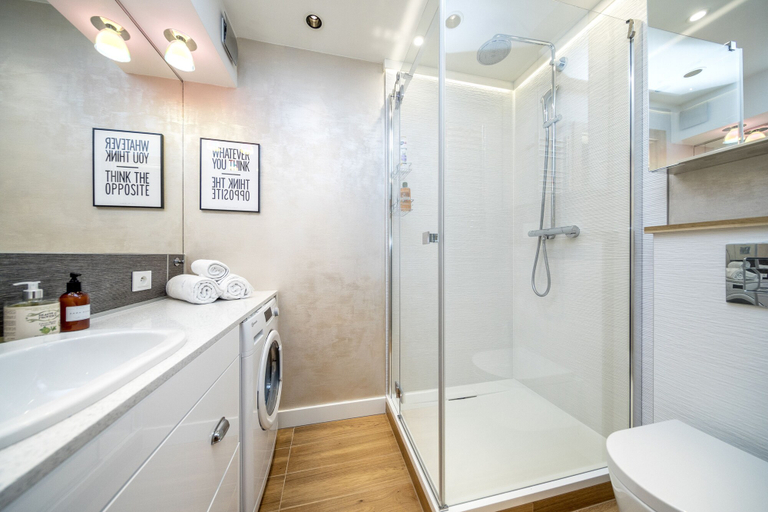 Bathroom, Golden Apartament by Your Freedom, Warsaw