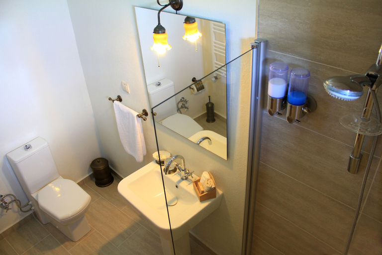 Bathroom 5, Assos Nar Konak, Ayvacık
