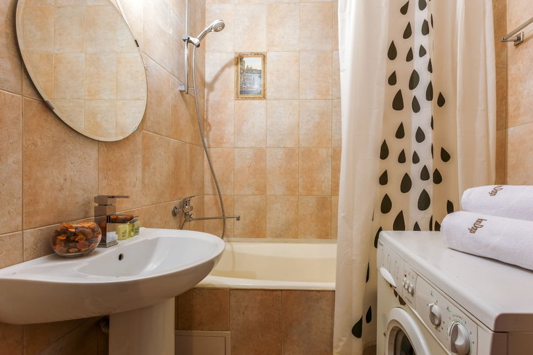 Bathroom 3, Inndays Vvedenskogo 24k2, South-Western