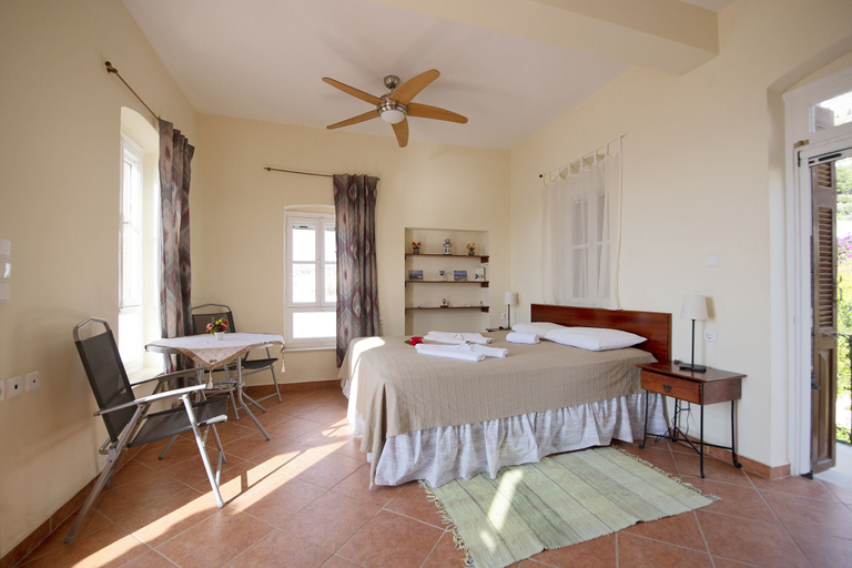 Bedroom 5, Princess in Romance, South Aegean