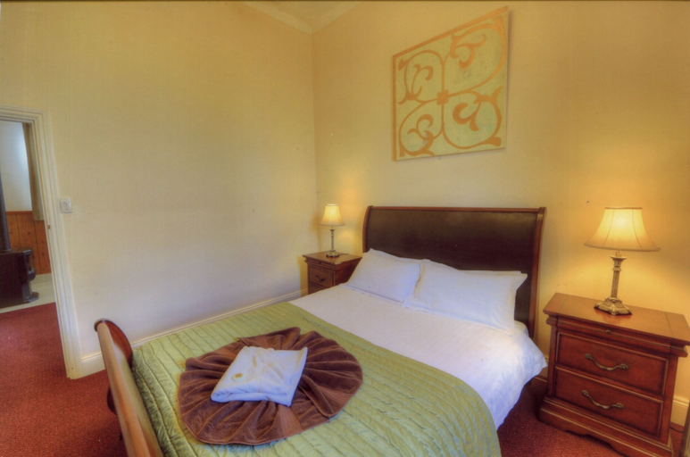 Bedroom 4, Lodge Outback Motel, Broken Hill