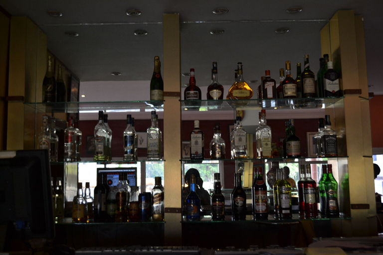 Food & Drinks 4, Peninsula Plaza Hotel, Wouri