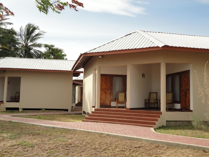 Exterior & Views 2, Hotel Naaval, Manmunai North