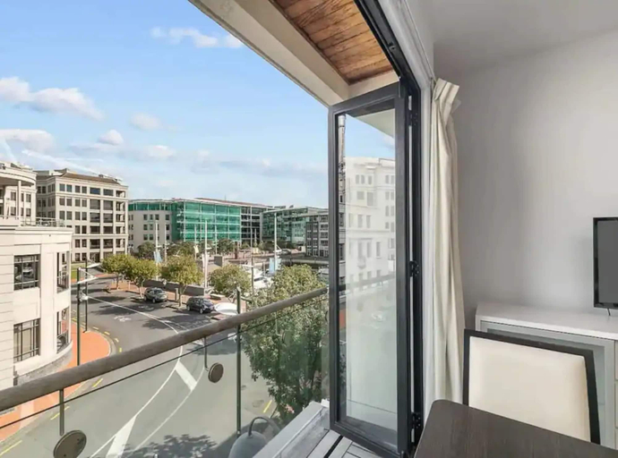 Others 5, Stunning Spacious Studio In Viaduct Basin, Waitakere