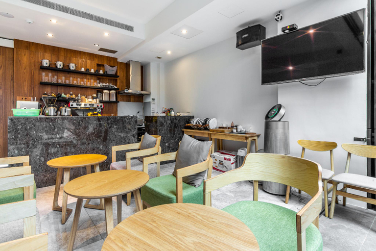 Food & Drinks 4, Kenting Sea Wall 112, Pingtung