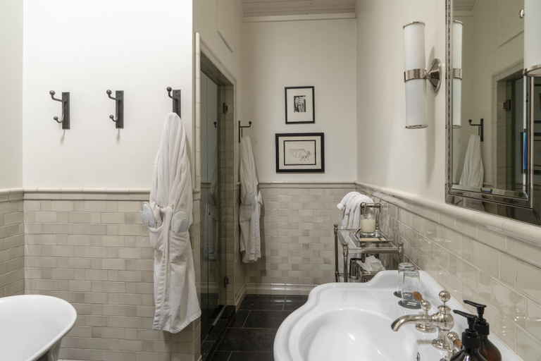 Bathroom 5, Eleven Scarp Ridge Lodge, Gunnison