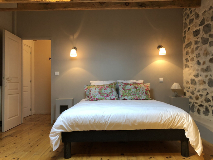 Bedroom 5, Aux Belles Vacances- Adult Only, Aude