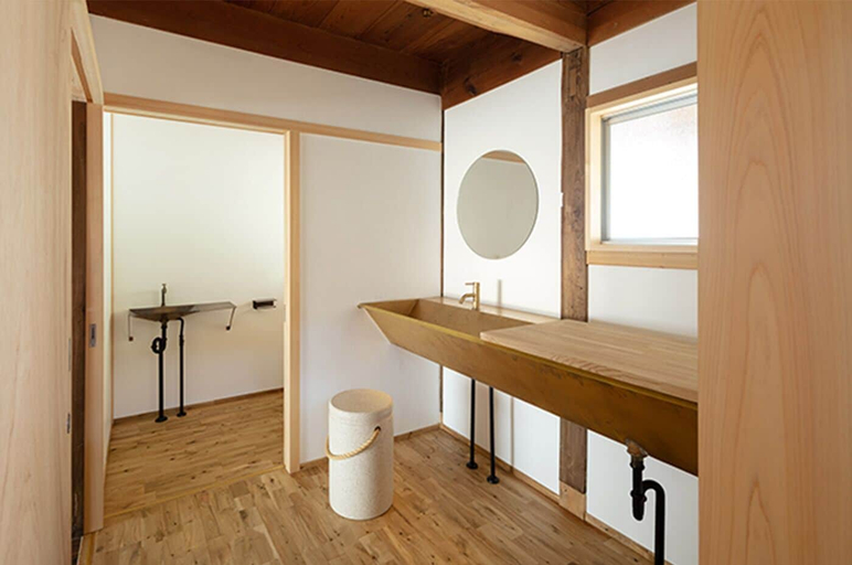 Bathroom 3, Hinui Hitohi Yasudatei, Ōnan