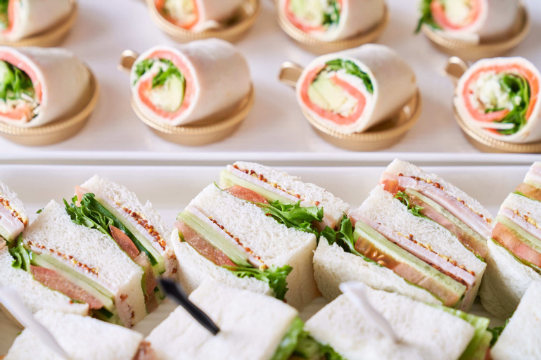 Food & Drinks 16
