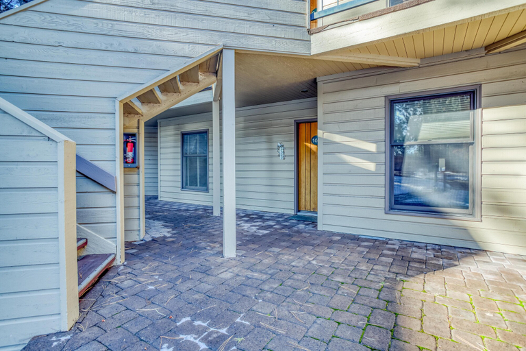 Exterior & Views 2, Ski House 160, Deschutes