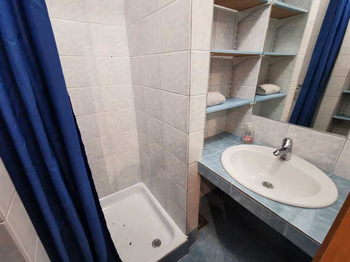 Bathroom 2, Apartment for four with free parking, Ljubljana
