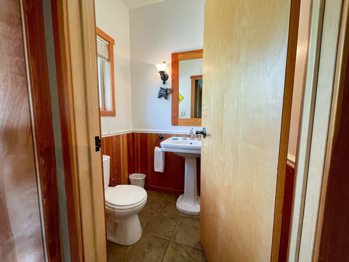 Bathroom 3, Whispering Pines, Columbia-Shuswap
