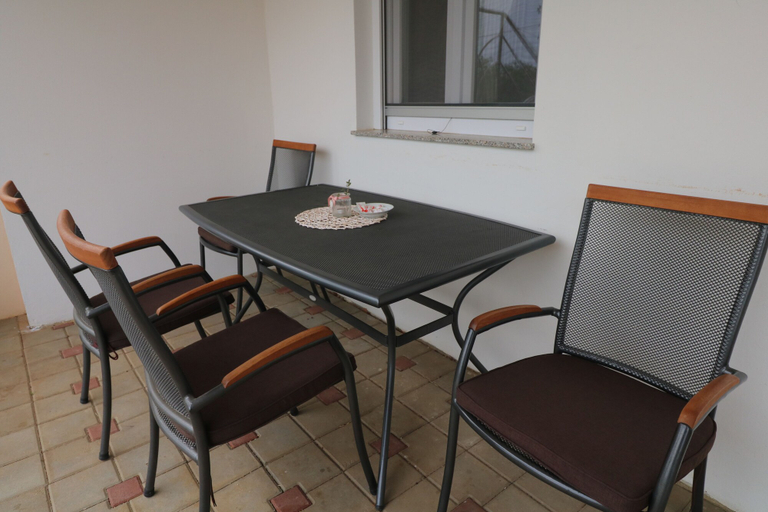 Others 5, Stunning Apartment for 7 Close to Several Beaches, Nin