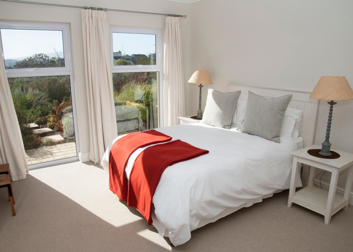 Bedroom 2, 9 Sheerline, Eden