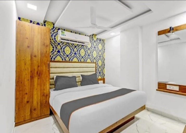 Bedroom 5, Hotel Lux Inn, Ahmadabad