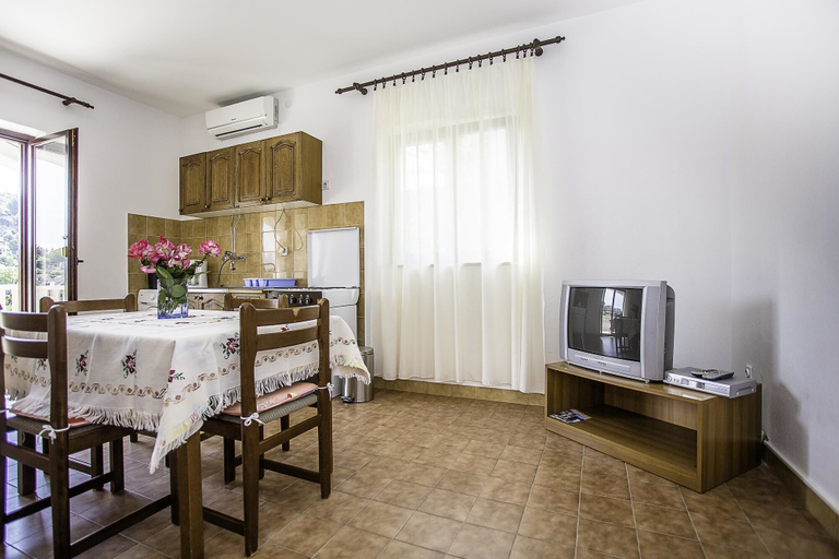 Others 5, Apartments Ostoja, Postira