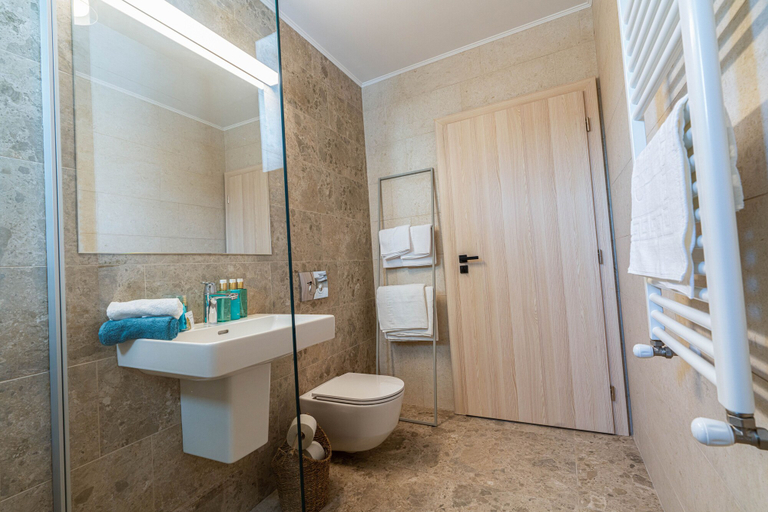 Bathroom 4, Amaris - Apartamente la Plaja Eforie Nord, Tuzla