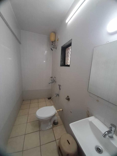 Bathroom 4, Hotel Raja Kalyan, Thane