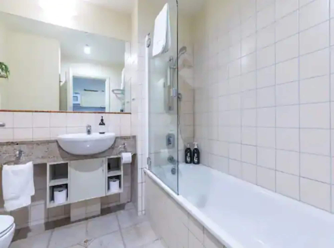 Bathroom, Heritage Haven By Viaduct Cbd - Pool Gym Tennis, Waitakere