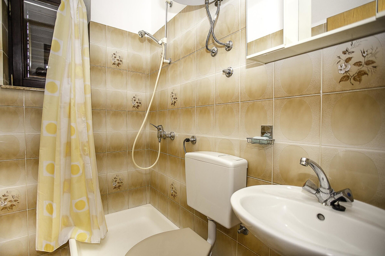 Bathroom 4, Apartments Ostoja, Postira