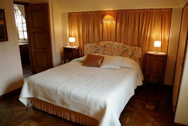 Bedroom 5, Le Logis D'arniere, Essonne