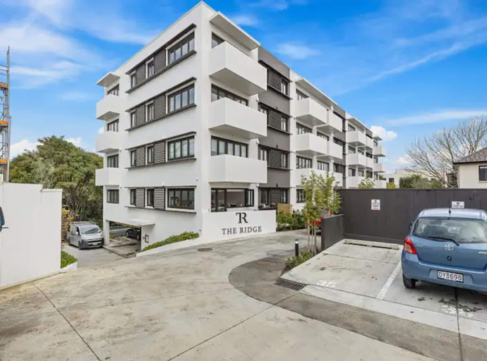 Exterior & Views, Convenient Modern 2-Bedroom Unit With Free Parking, Waitakere