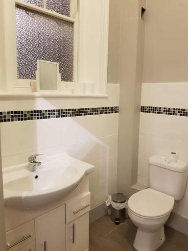 Bathroom 3, Tourian Lounge Hotel, London