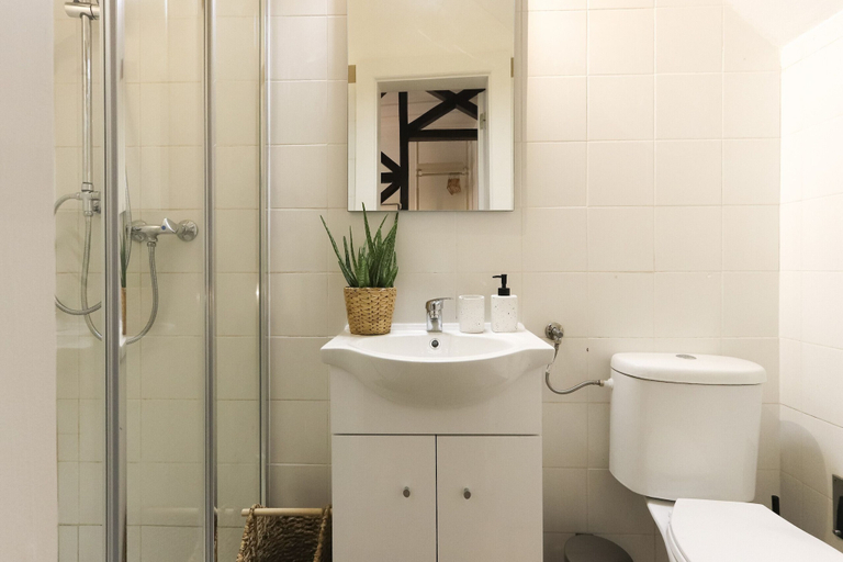 Bathroom 4, Golden Studio by Homing, Lisbon