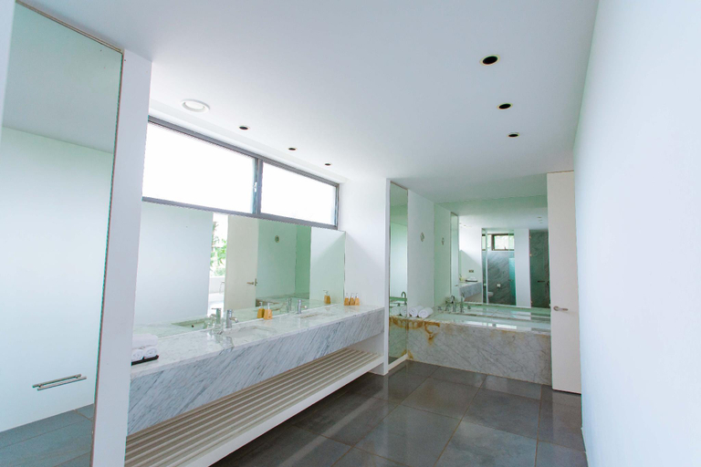 Bathroom 4, Villa 5 Bedrooms Private Pool Sanctuary Ho Tram, Ho Chi Minh City
