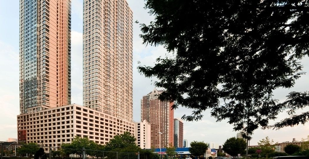 Luxy Suites Washington, Hudson