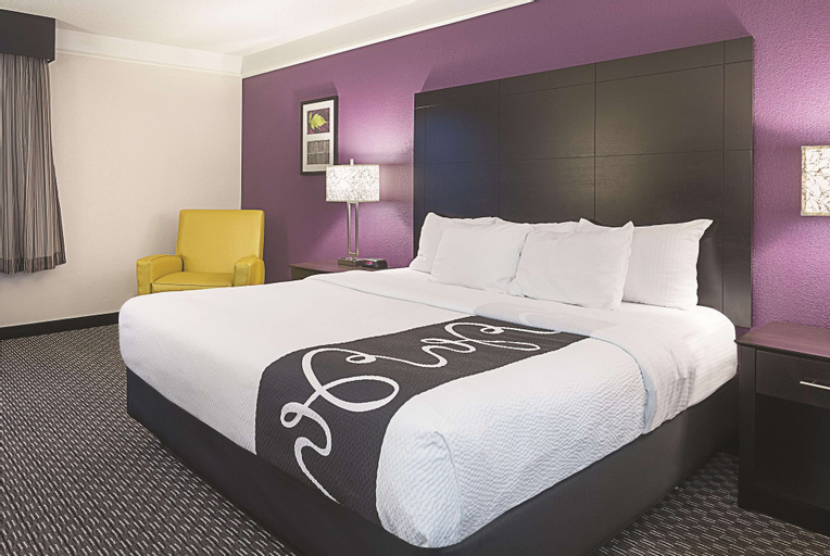 Bedroom 30