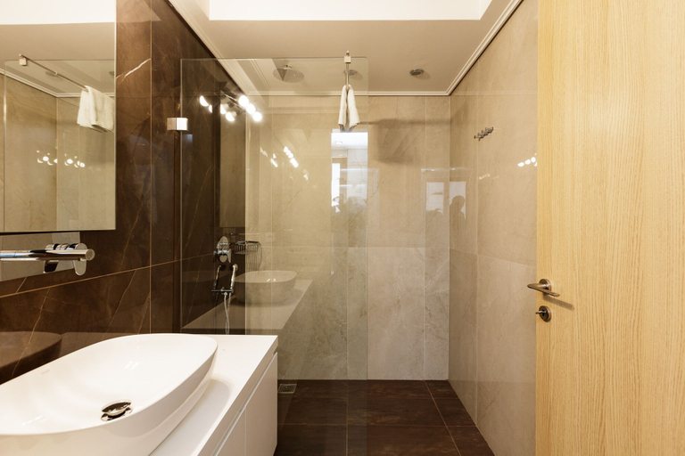 Bathroom 4, Kahlua Bay Apartments, Crete