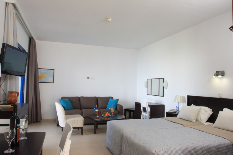 Bedroom 2, MarisMare Apartments