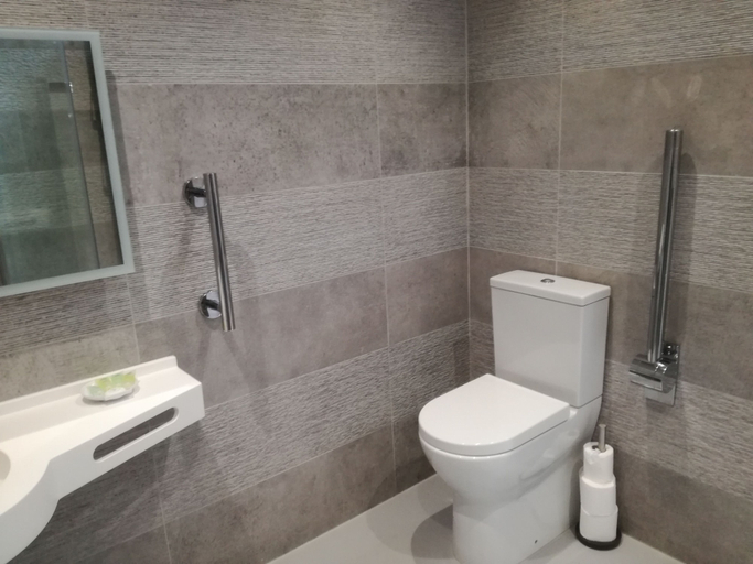 Bathroom 4, Swansea Valley Holiday Cottages, Neath Port Talbot