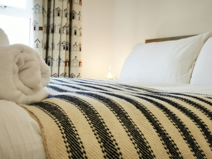 Bedroom 3, No. 28 Contemporary Beach Side Property With sea Views, West Sussex