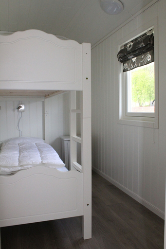 Bedroom 2, Oldevatn Camping, Stryn